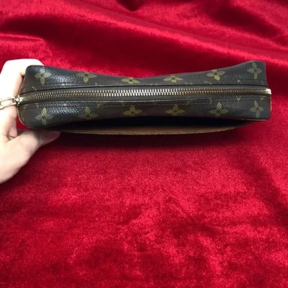 Authentic Louis Vuitton Clutch Compiegne 23 - Picture 4 of 13